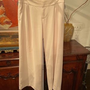 EUC Alice + Olivia cream dress pants size 4